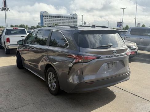 Used 2022 Toyota Sienna LE FWD image 7