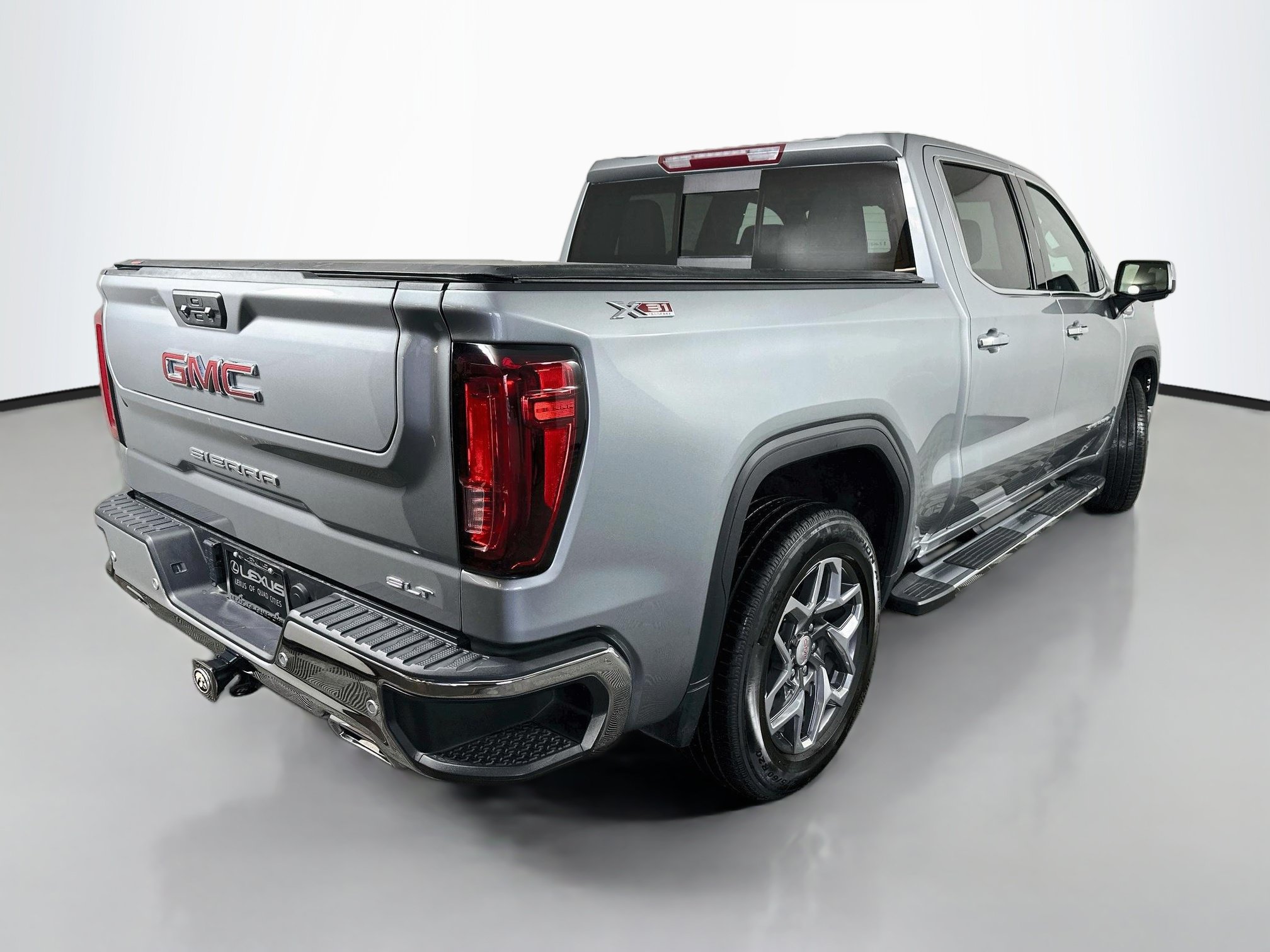 Used 2024 GMC Sierra 1500 SLT w/ SLT Premium Plus Package AWD/4WD image 7