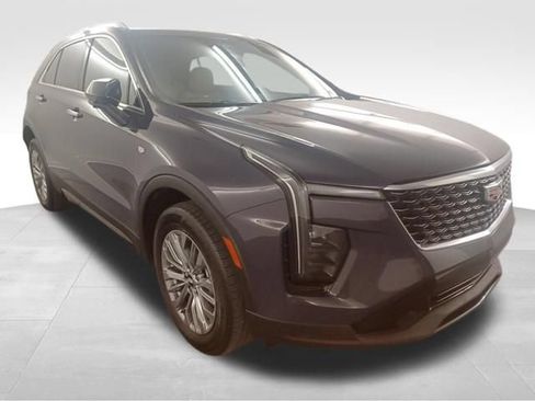 Used 2025 Cadillac XT4 Premium Luxury w/ Technology Package FWD image 1