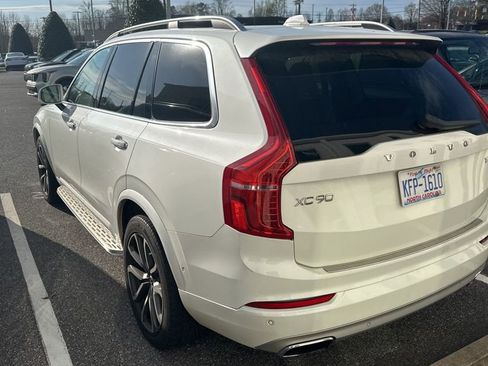 Used 2019 Volvo XC90 T6 Momentum w/ Advanced Package image 4