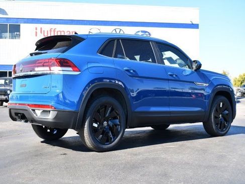 New 2025 Volkswagen Atlas Cross Sport SE image 7