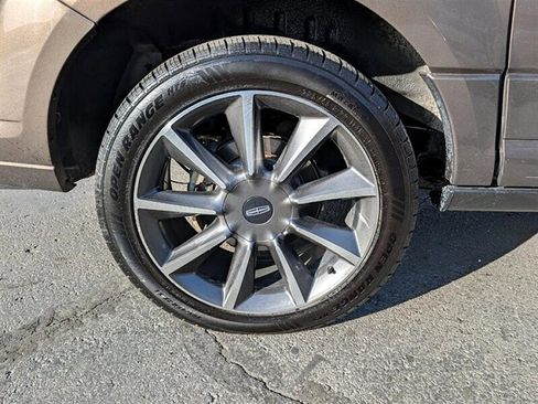 Used 2017 Lincoln Navigator L Reserve image 12