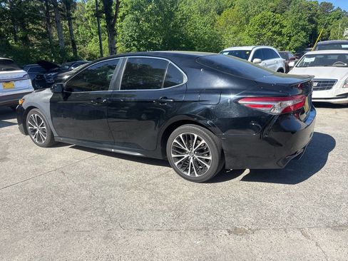Used 2018 Toyota Camry SE image 7