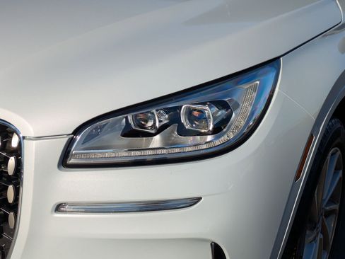 Used 2025 Lincoln Corsair Grand Touring image 10