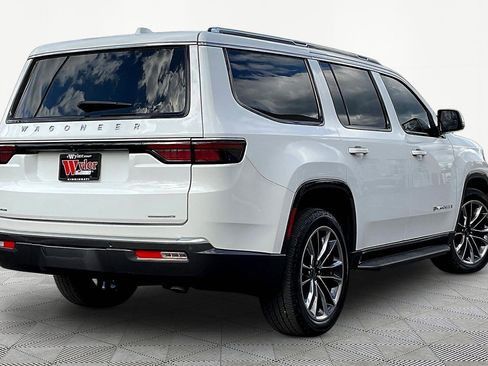 Used 2022 Jeep Wagoneer Series II w/ Premium Group I AWD/4WD image 6