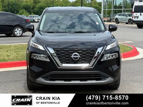 Used 2023 Nissan Rogue SV FWD image 2