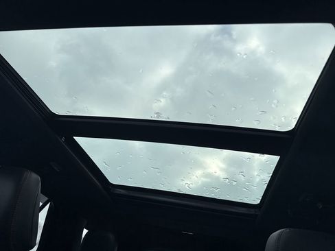 Used 2025 Ford Explorer ST-Line image 24