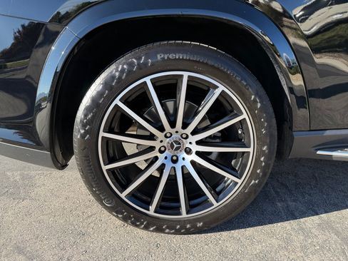 Used 2024 Mercedes-Benz GLS 580 4MATIC image 26