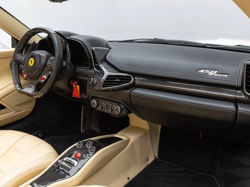 Used 2013 Ferrari 458 Spider RWD image 38