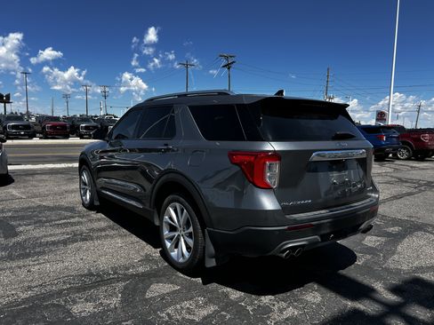 Used 2023 Ford Explorer Platinum w/ Premium Technology Package AWD/4WD image 4