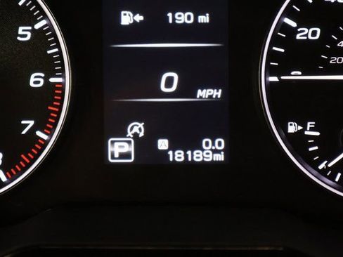 Used 2024 Subaru Outback Premium AWD/4WD image 16