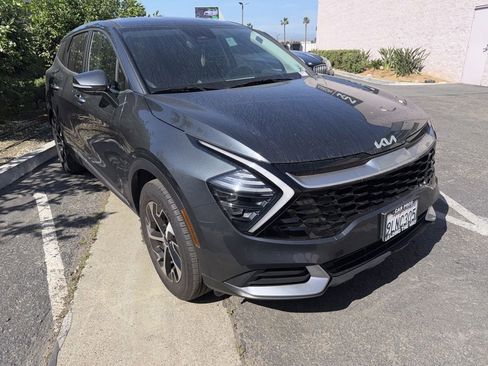Used 2024 Kia Sportage EX image 3
