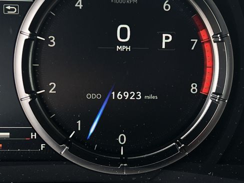 Used 2025 Lexus IS 350 F Sport RWD image 12