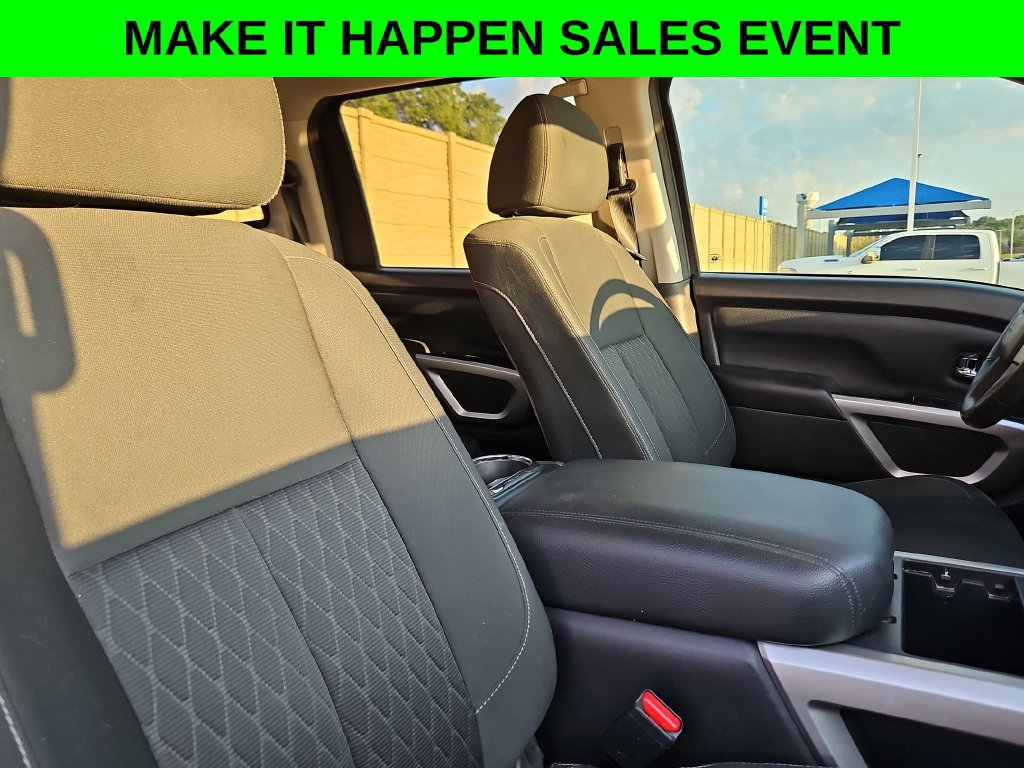 Used 2019 Nissan Titan SV w/ SV Convenience Package RWD image 25