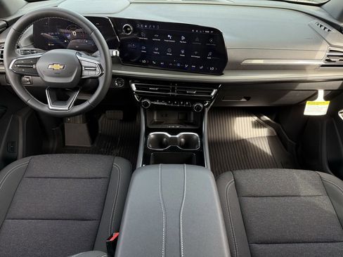 New 2026 Chevrolet Traverse LT image 10