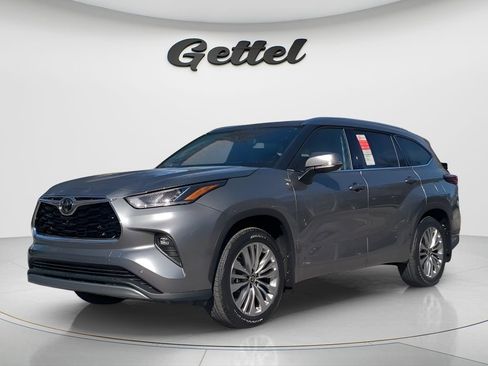 New 2026 Toyota Highlander Platinum image 2