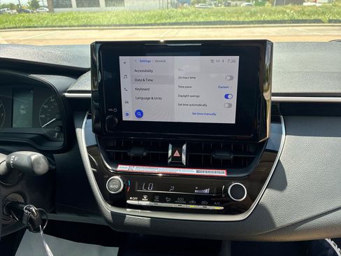 Used 2025 Toyota Corolla LE FWD image 32