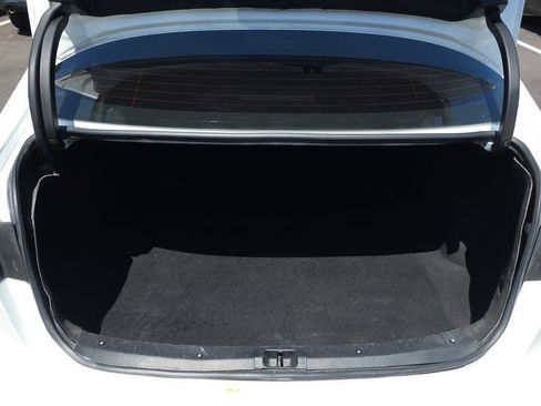 Used 2021 Toyota Corolla LE FWD image 9