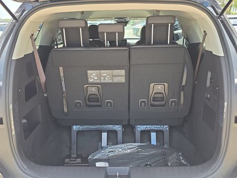 New 2027 Kia Carnival FWD image 10