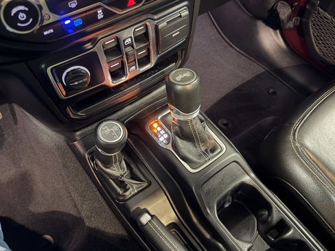 Used 2022 Jeep Wrangler Unlimited Sahara image 67