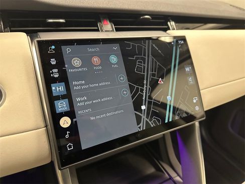 Used 2025 Land Rover Discovery Sport S image 21