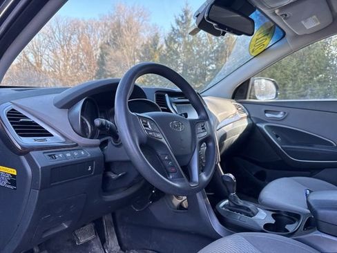Used 2017 Hyundai Santa Fe SE w/ Cargo Package image 6