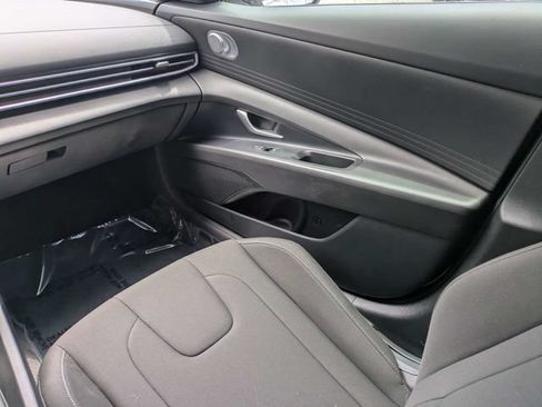 Used 2024 Hyundai Elantra SEL FWD image 15