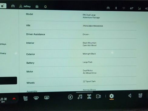 Used 2024 Rivian R1S Adventure image 44