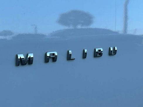 Used 2021 Chevrolet Malibu LT FWD image 33