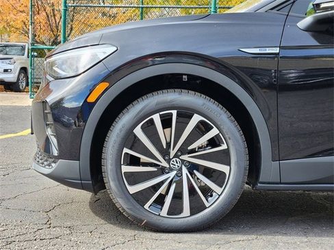 New 2025 Volkswagen ID.4 Pro image 9