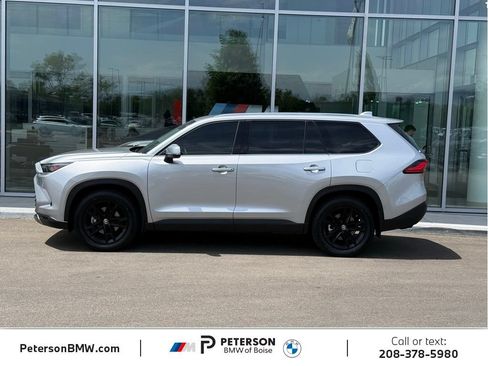 Used 2024 Toyota Grand Highlander AWD image 2