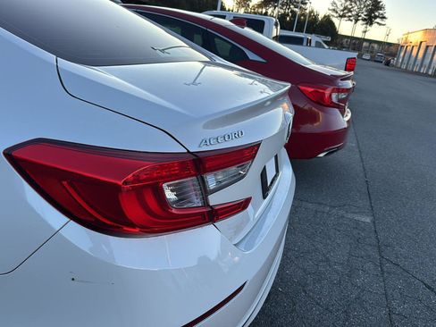 Used 2020 Honda Accord EX image 10