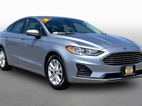Used 2020 Ford Fusion SE FWD image 10
