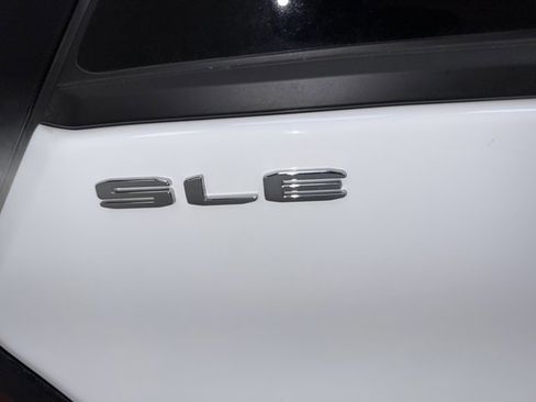 Used 2024 GMC Terrain SLE image 32