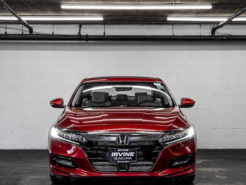 Used 2018 Honda Accord Touring image 8