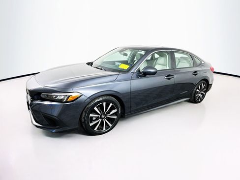 Used 2022 Honda Civic EX image 4