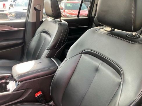 Certified 2023 Jeep Grand Cherokee Limited AWD/4WD image 12