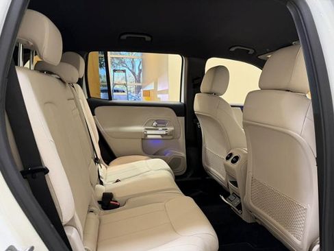 Used 2025 Mercedes-Benz GLB 250 image 22