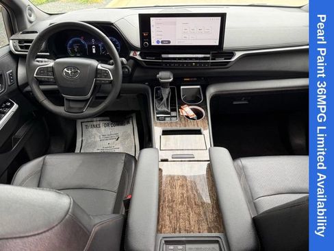 Used 2025 Toyota Sienna Limited FWD image 14