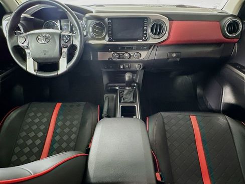 Used 2022 Toyota Tacoma SR5 w/ Technology Package image 16