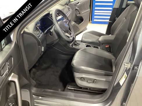 Used 2023 Volkswagen Tiguan SE FWD image 9