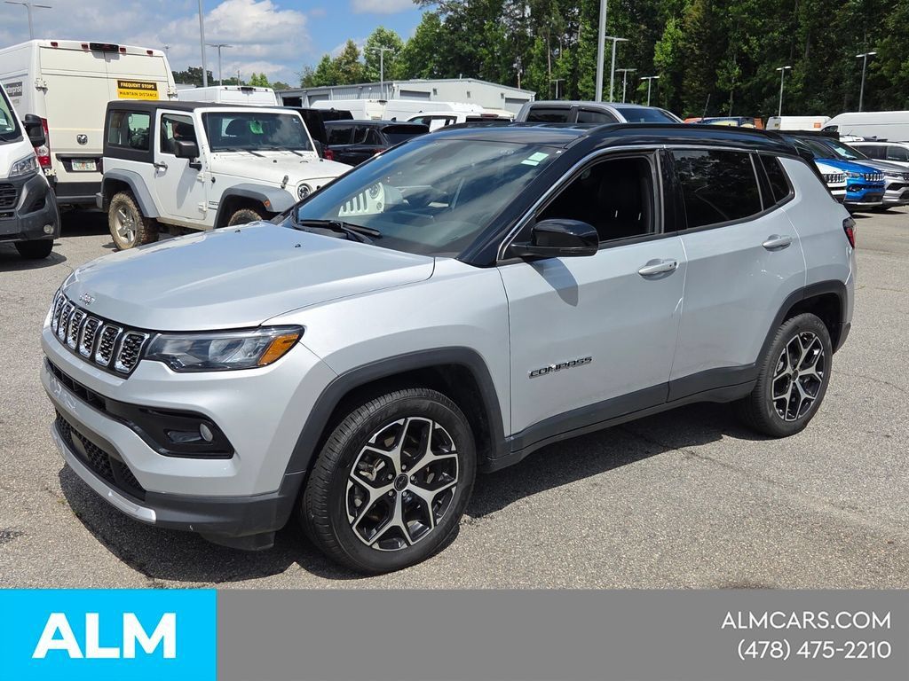 Used 2025 Jeep Compass Limited AWD/4WD image 3