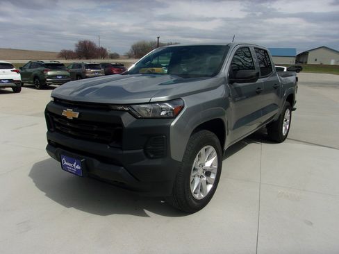 Used 2023 Chevrolet Colorado W/T image 6