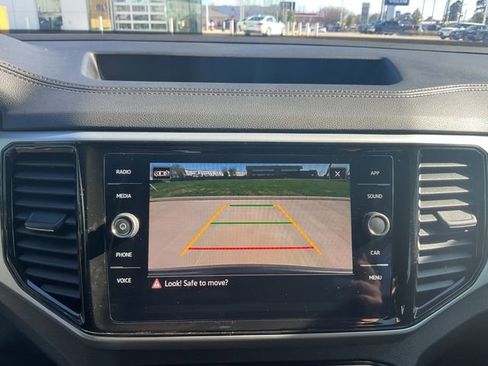 Used 2023 Volkswagen Atlas Cross Sport SE w/ Black Wheel Package image 29