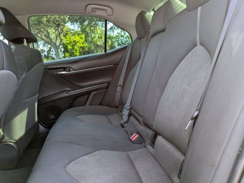 Used 2022 Toyota Camry LE FWD image 13