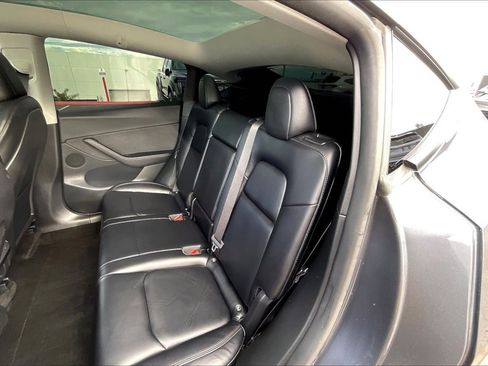 Used 2022 Tesla Model Y Performance AWD/4WD image 23