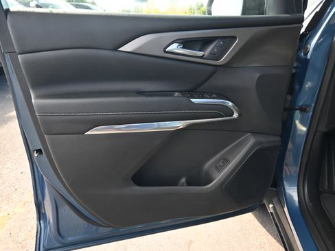 Used 2024 Chevrolet Traverse LT image 15