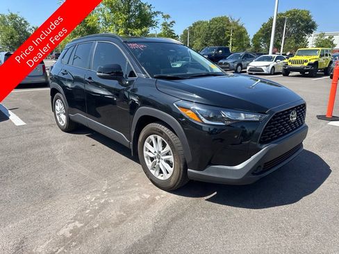 Used 2024 Toyota Corolla Cross LE FWD image 7