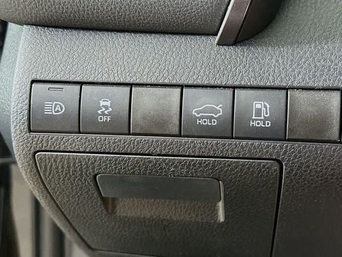 Used 2021 Toyota Camry SE FWD image 26