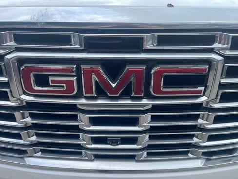 Used 2025 GMC Yukon XL Denali w/ Sun & Power Step Package AWD/4WD image 3